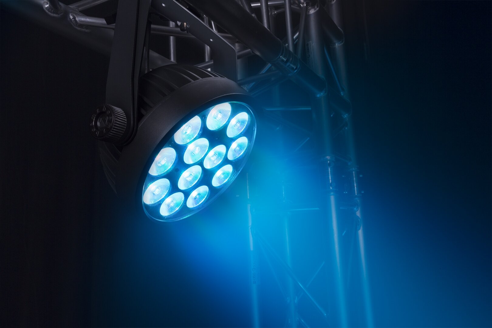 BAC509 ALUMINUM LED PROPAR beamZ Pro